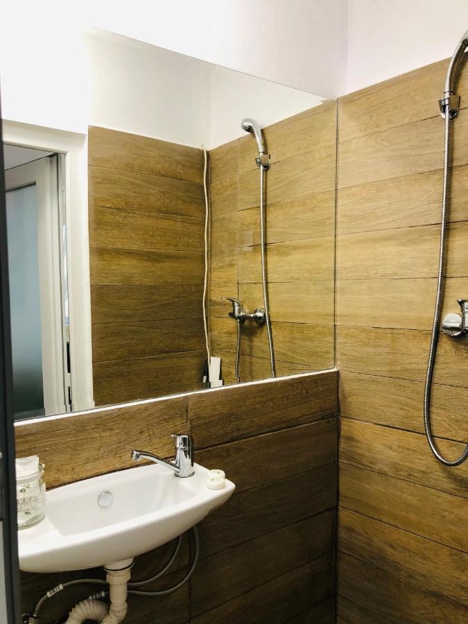 Central Petit Room Braşov Esterno foto